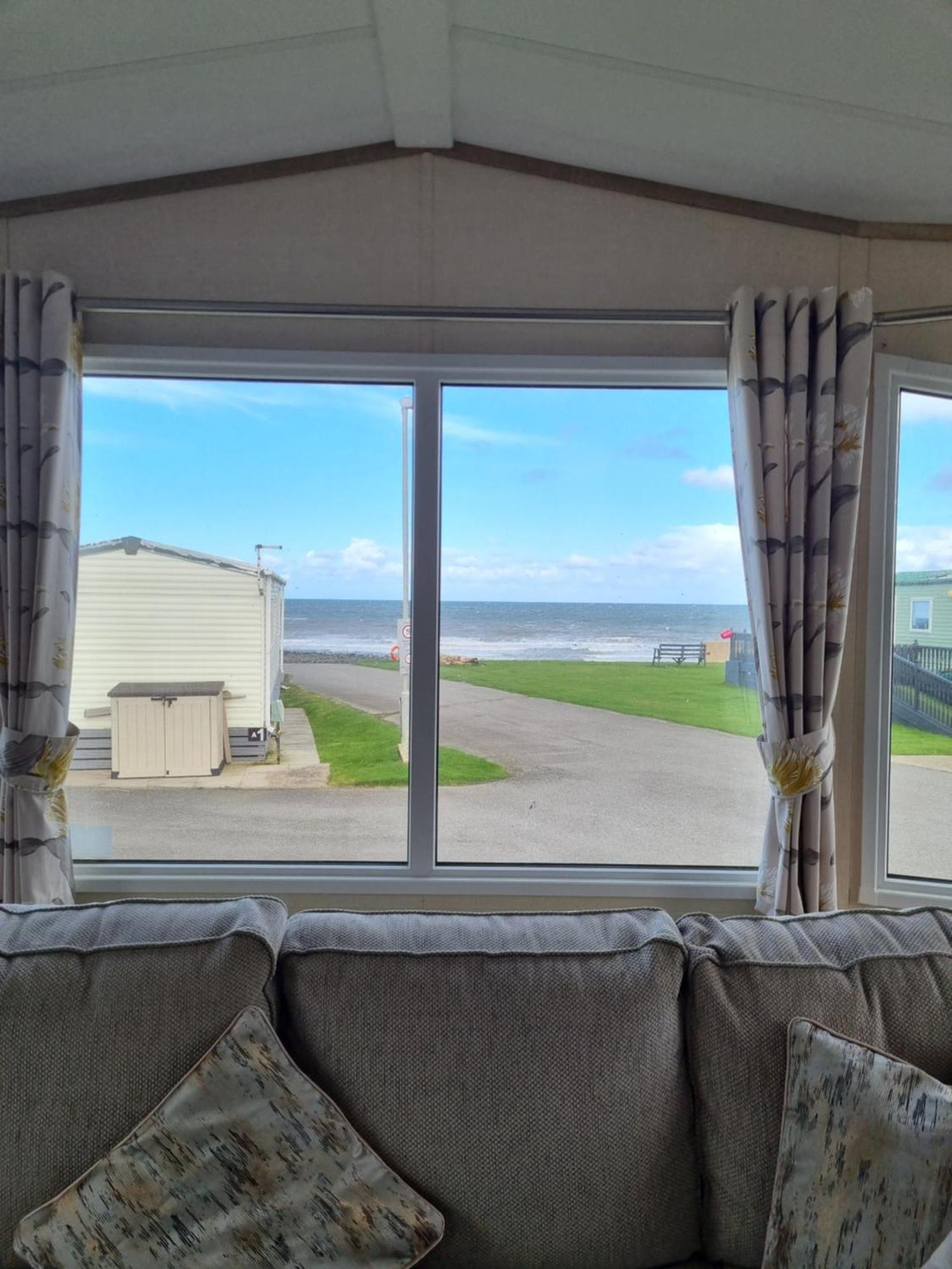 Hotel Bayview At Pengarreg Llanrhystyd Exterior foto